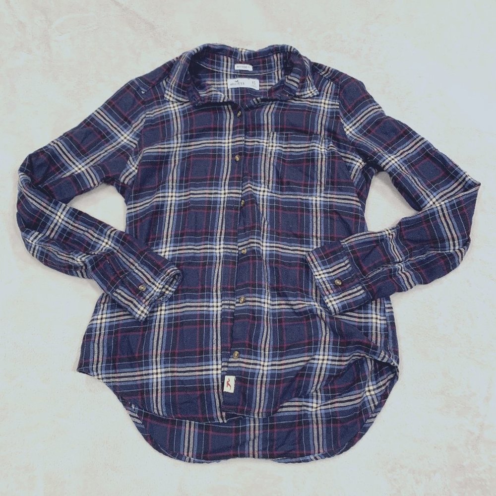 Hollister Size XS Boyfriend Fit Navy Blue and Red Plaid Long Sleeve Shirt
